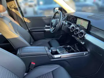 MERCEDES-BENZ GLB 220 d 4M Progresive