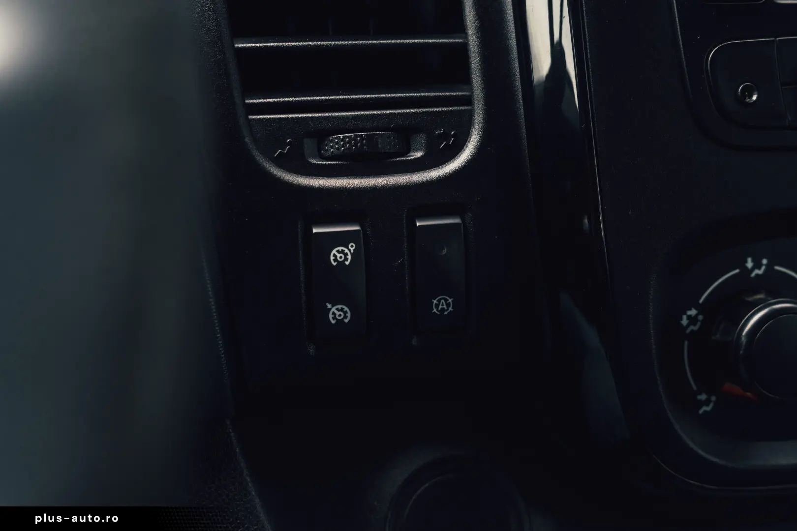 Opel Vivaro 1.6 diesel 125 CP