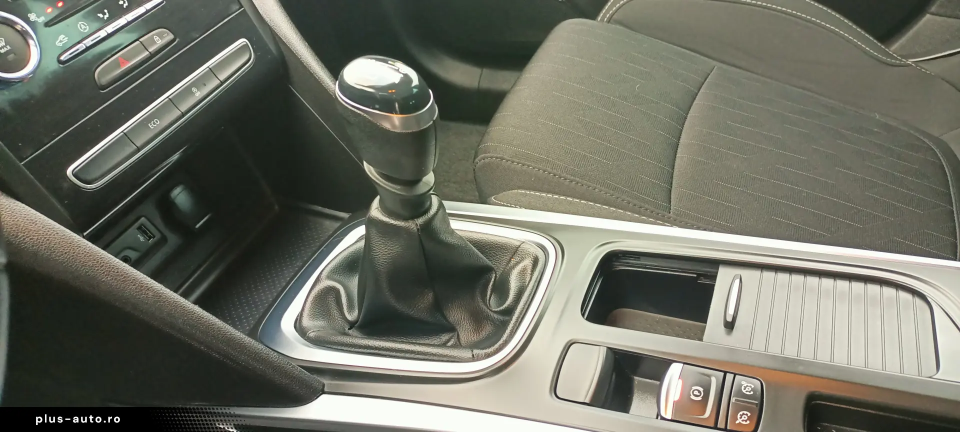 Renault Megane Estate 1.33 Tce Limited 2020 RAR  Garanție