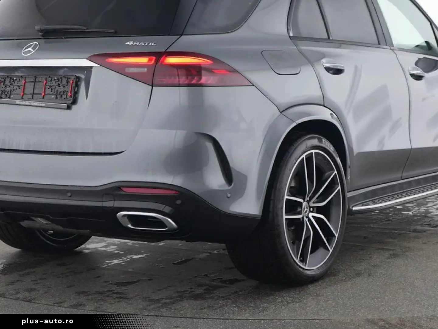 MERCEDES-BENZ GLE 400 e 4M AMG BURM AIRM HuD DISTR AHK PANO