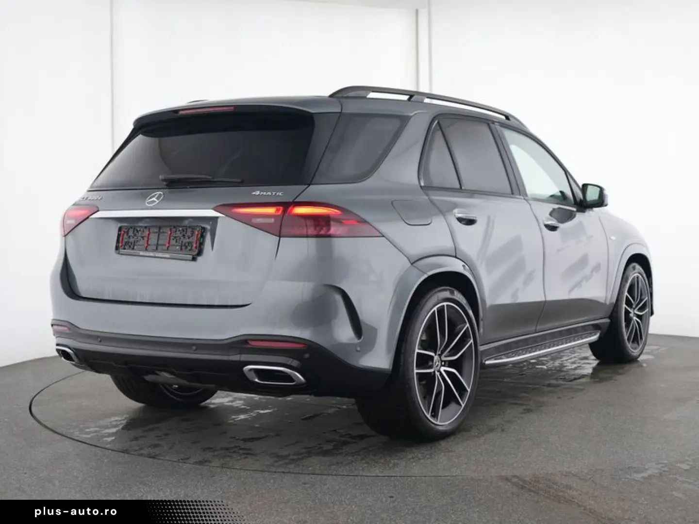 MERCEDES-BENZ GLE 400 e 4M AMG BURM AIRM HuD DISTR AHK PANO