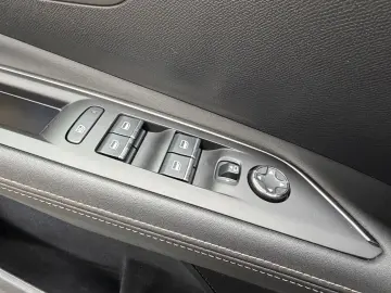 Peugeot 3008 Gen-Ii-2016