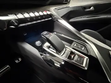 Peugeot 3008 Gen-Ii-2016