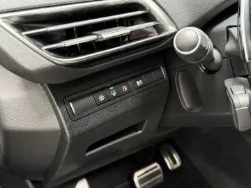 Peugeot 3008 Gen-Ii-2016