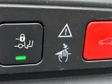 Peugeot 5008 Gen-Ii-2016