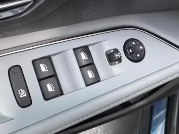 Peugeot 5008 Gen-Ii-2016