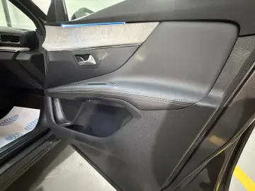 Peugeot 3008 Gen-Ii-2016