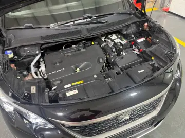 Peugeot 5008 Gen-Ii-2016