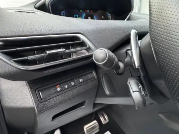 Peugeot 3008 Gen-Ii-2016