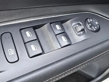 Peugeot 3008 Gen-Ii-2016