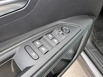 Peugeot 3008 Gen-Ii-2016