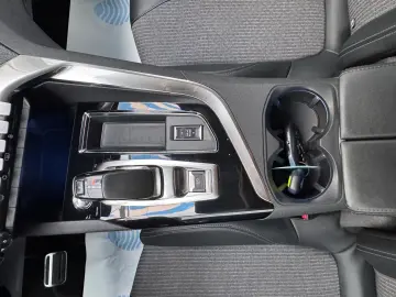 Peugeot 3008 Gen-Ii-2016