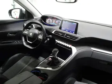 Peugeot 3008 Gen-Ii-2016