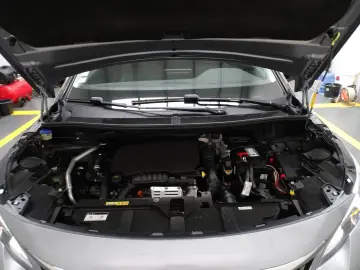 Peugeot 3008 Gen-Ii-2016