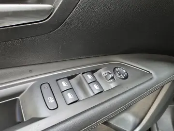 Peugeot 3008 Gen-Ii-2016