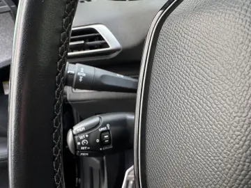 Peugeot 3008 Gen-Ii-2016