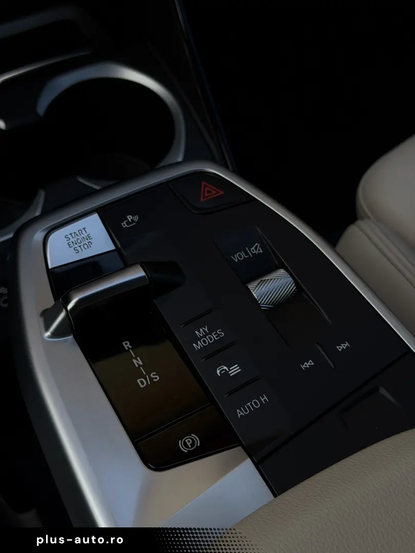 BMW X1 xDrive 25e M Sport   masaj   camere 360   HK