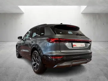 AUDI Q6 e-tron S line