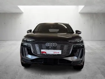AUDI Q6 e-tron S line
