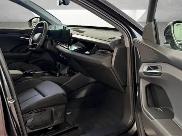 AUDI Q6 e-tron S line