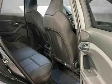 AUDI Q6 e-tron S line