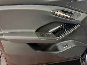 AUDI Q6 e-tron S line