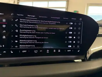 AUDI Q6 e-tron S line