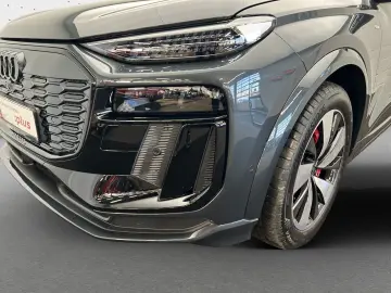 AUDI Q6 SUV e-tron S line