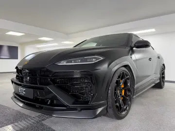LAMBORGHINI Urus 4.0 V8 SE  NOVITEC AKRAPOVIC