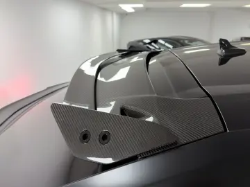 LAMBORGHINI Urus 4.0 V8 SE  NOVITEC AKRAPOVIC