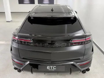 LAMBORGHINI Urus 4.0 V8 SE  NOVITEC AKRAPOVIC