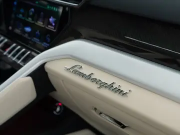 LAMBORGHINI Urus S MY23   Full Carbon   Performante Wheels