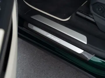 LAMBORGHINI Urus S MY23   Full Carbon   Performante Wheels