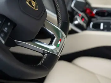 LAMBORGHINI Urus S MY23   Full Carbon   Performante Wheels