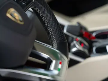 LAMBORGHINI Urus S MY23   Full Carbon   Performante Wheels