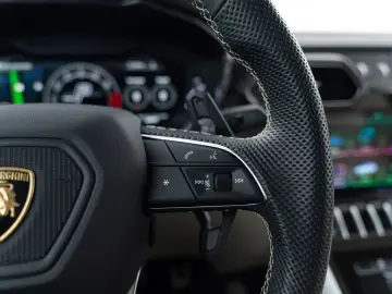 LAMBORGHINI Urus S MY23   Full Carbon   Performante Wheels