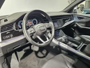 AUDI Q8 50 TDI S Line Black Pano Matrix Softc.Hud 22'