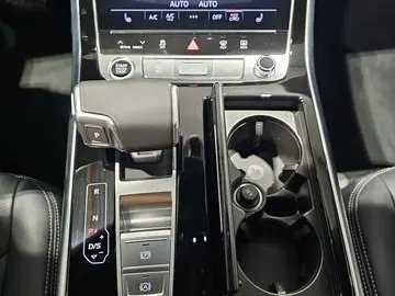 AUDI Q8 50 TDI S Line Black Pano Matrix Softc.Hud 22'