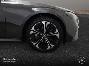 MERCEDES-BENZ E 300 e Avantgarde Adv. DISTR Ambiente  RFK