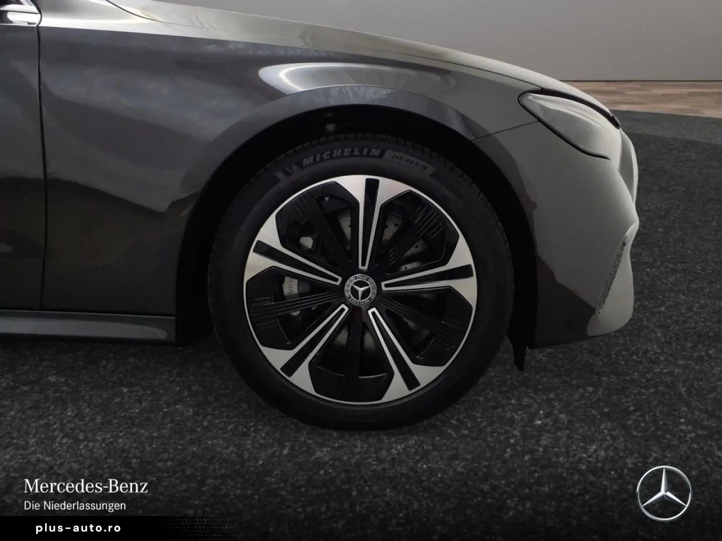 MERCEDES-BENZ E 300 e Avantgarde Adv. DISTR Ambiente  RFK