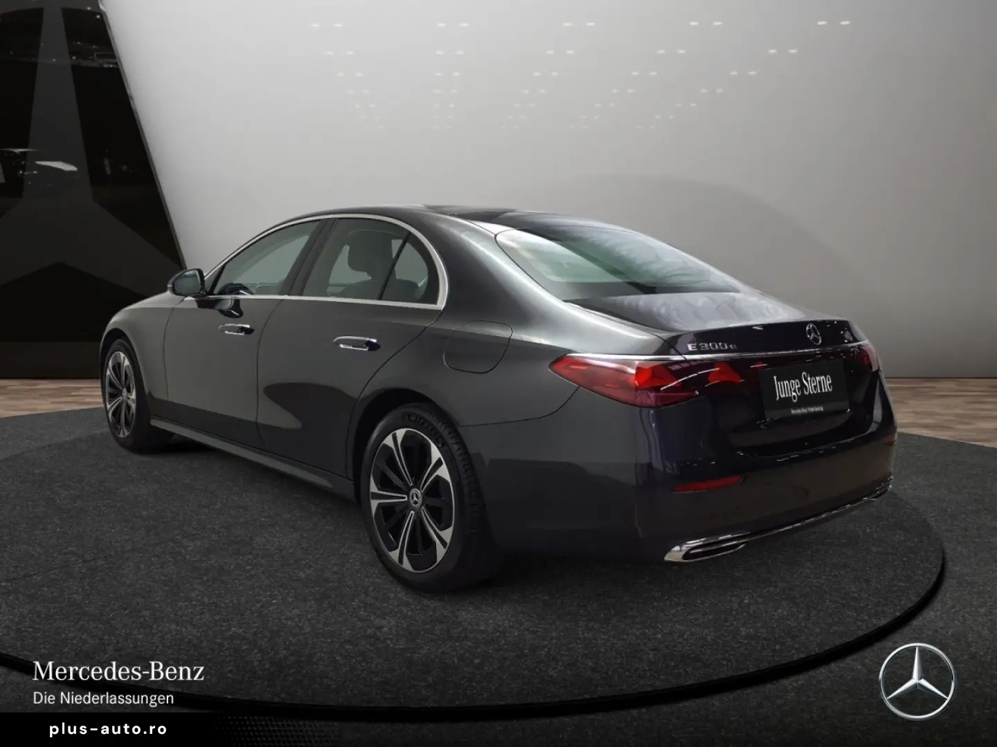 MERCEDES-BENZ E 300 e Avantgarde Adv. DISTR Ambiente  RFK