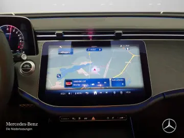 MERCEDES-BENZ E 300 e Avantgarde Adv. DISTR Ambiente  RFK