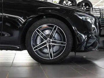 MERCEDES-BENZ E 300 e   AMG BURM NIGHT DISTR KAMERA SPUR PDC