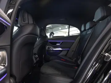 MERCEDES-BENZ E 300 e   AMG BURM NIGHT DISTR KAMERA SPUR PDC