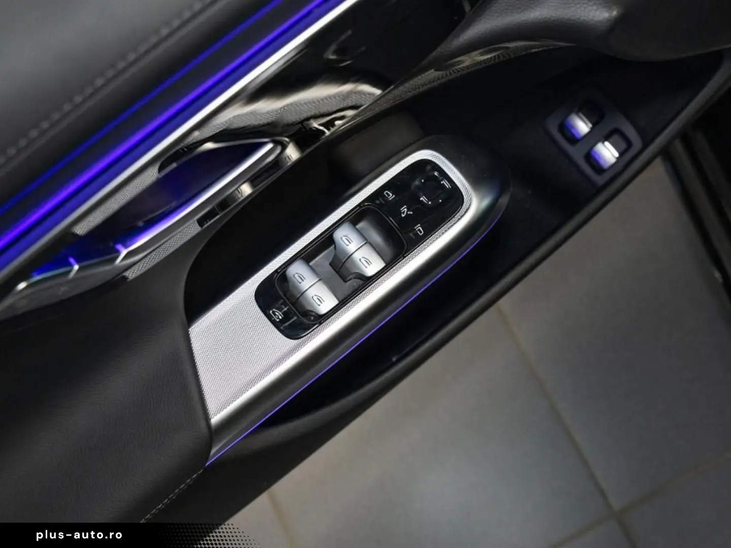 MERCEDES-BENZ E 300 e   AMG BURM NIGHT DISTR KAMERA SPUR PDC