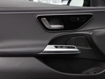 MERCEDES-BENZ E 300 de   AVANTGARDE 360 DISTR KAMERA&hellip;