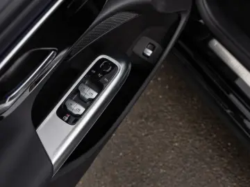 MERCEDES-BENZ E 300 de   AVANTGARDE 360 DISTR KAMERA&hellip;