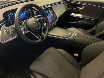 MERCEDES-BENZ E 300 de 4Matic Avantgarde Advanced AHK