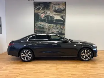 MERCEDES-BENZ E 300 de 4Matic Avantgarde Advanced AHK