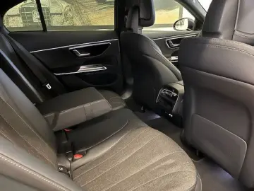 MERCEDES-BENZ E 300 de 4Matic Avantgarde Advanced AHK